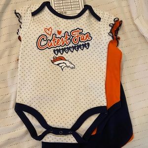 3-6m NWT Denver Broncos onesies/creeper set! 3 pieces! 🏈🏈🏈